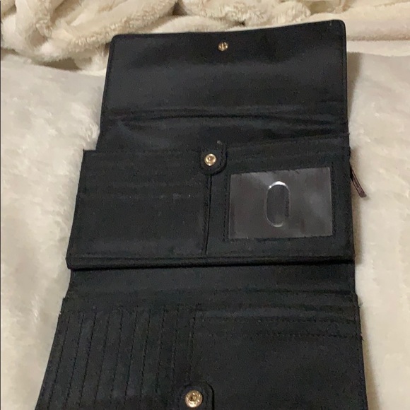Kenneth Cole Reaction Wallet - Picture 4 of 6